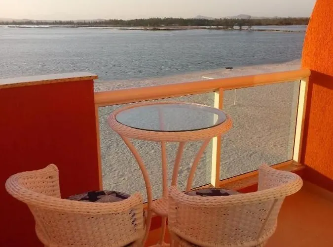 Golden Lake Arraial Do Cabo. Apartamento Novo. 2 Quartos. Varanda Com Vista Para O Lago